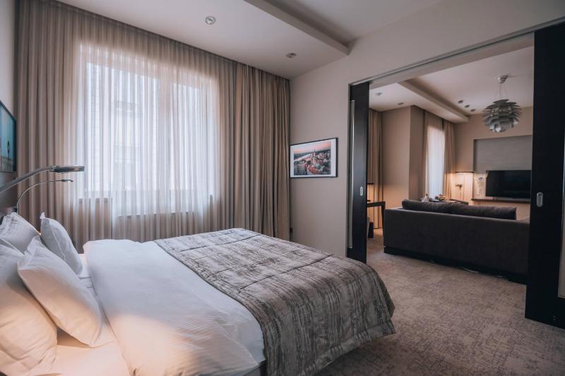 Executive Suite image 1