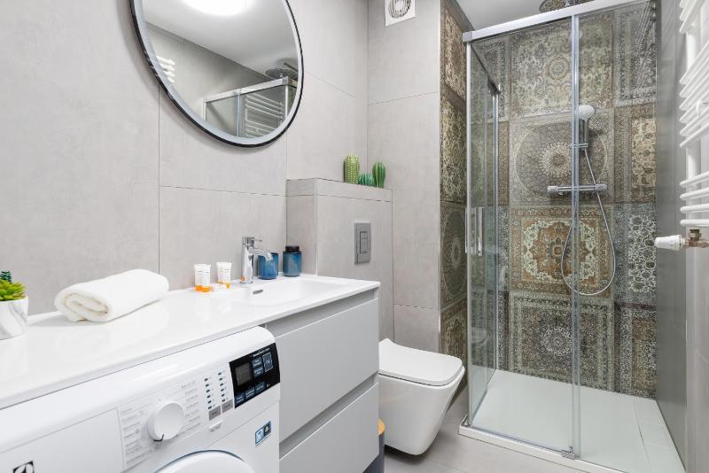 Luxurious Little Laguna Apartments SPA & Gym by Renters Prestige - image 7