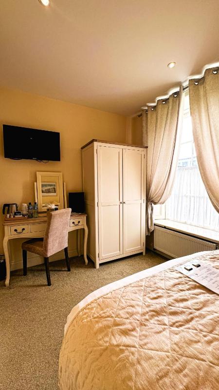 Double Room image 2