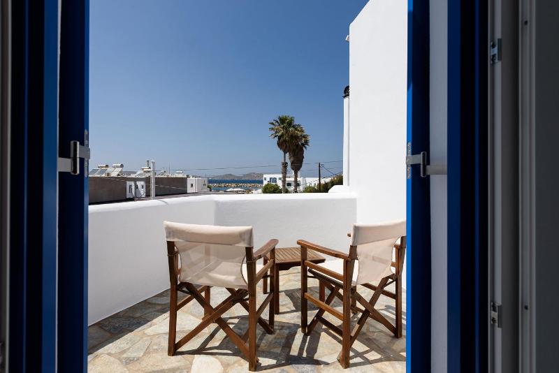 Double or Twin Room with Sea View image 3