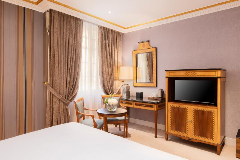 Deluxe Double or Twin Room (3 Adults) image 4
