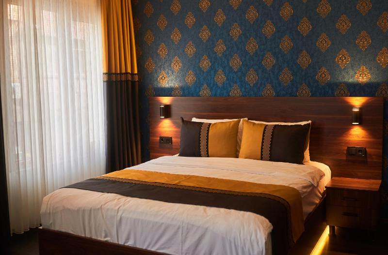 Large Double Room image 2