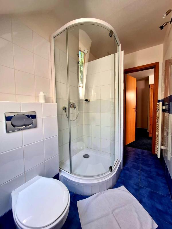 Double Room with Extra Bed image 2