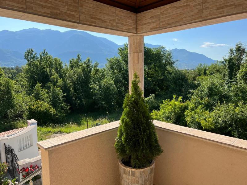 King Room with Mountain View image 4