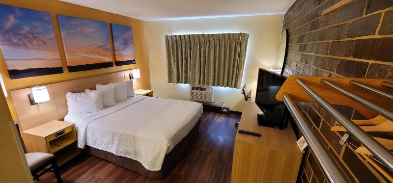 King Room image 4