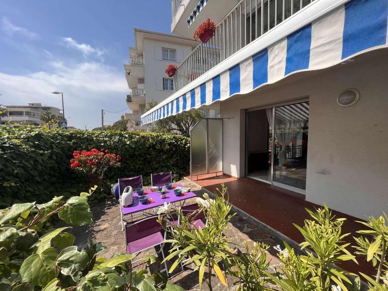 Appartement T2 avec Terrasse et Parking Privé à 300m de Port Fréjus - FR-1-226A-58 - image 2