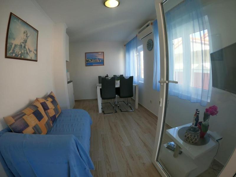 Two-Bedroom Apartment with Terrace and Sea View image 1