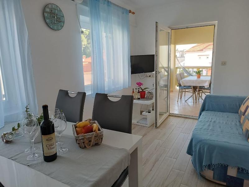 Two-Bedroom Apartment with Terrace and Sea View image 3