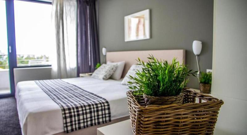 Double Room with Balcony image 3