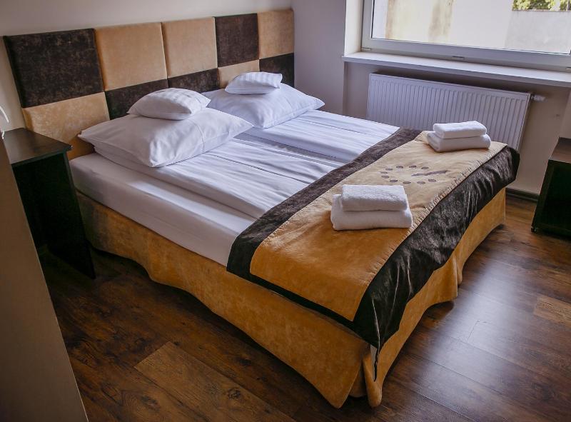 Double Room image 4