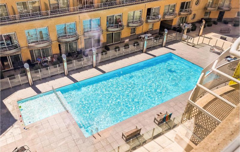 2 Bedroom Lovely Apartment In Oostende - image 4