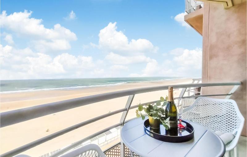 2 Bedroom Lovely Apartment In Oostende - image 13