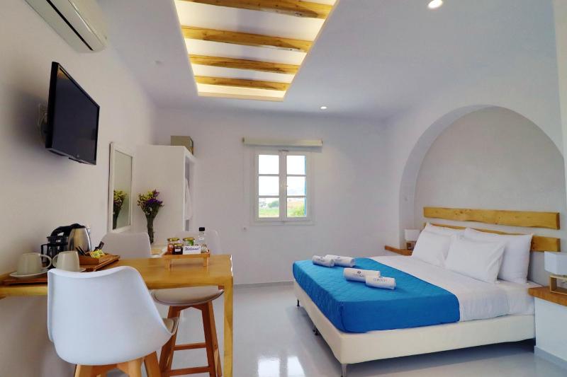 Deluxe Double Room with Sea View image 1