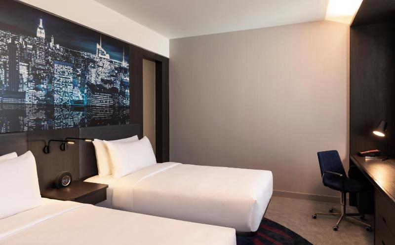 Aloft Room, Guest room,  Twin/Single Bed(s), City view image 4