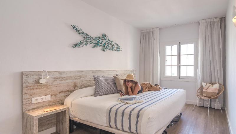 Superior Two-Bedroom Apartment - Club image 1