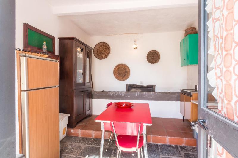 Triple Room with Garden View image 2