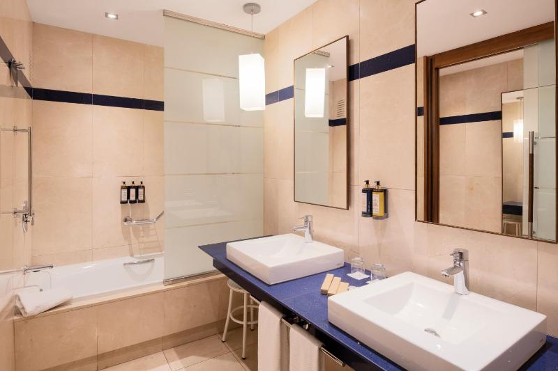 Junior Suite image 2