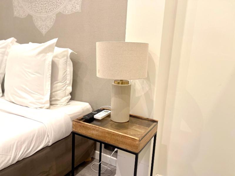 Deluxe Queen Room image 3