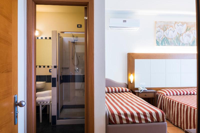 Classic Room image 4