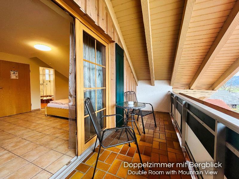Double Room with Mountain View image 4