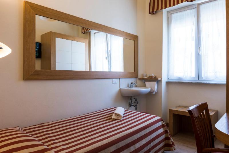 Single Room image 1