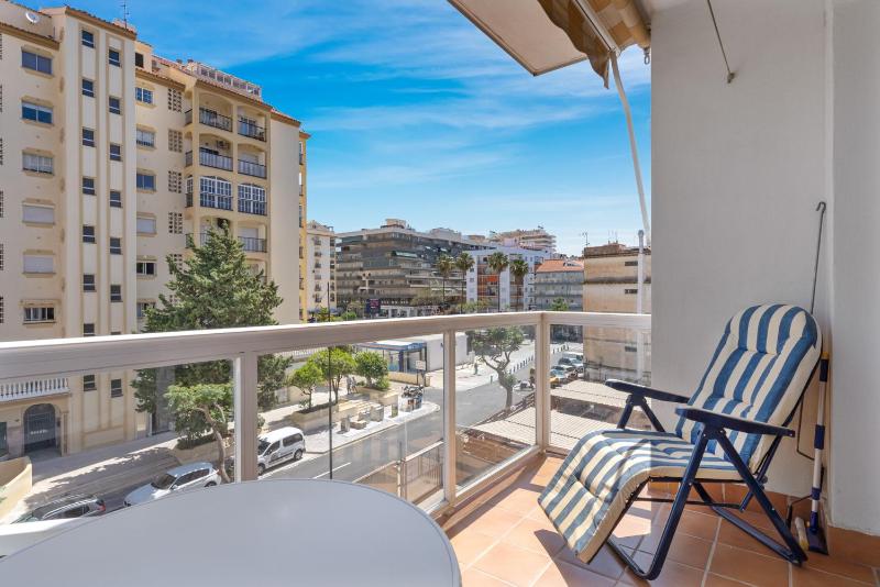 City apartment with pool by Costarentals - Ref 216 - image 9