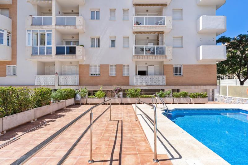 City apartment with pool by Costarentals - Ref 216 - image 6