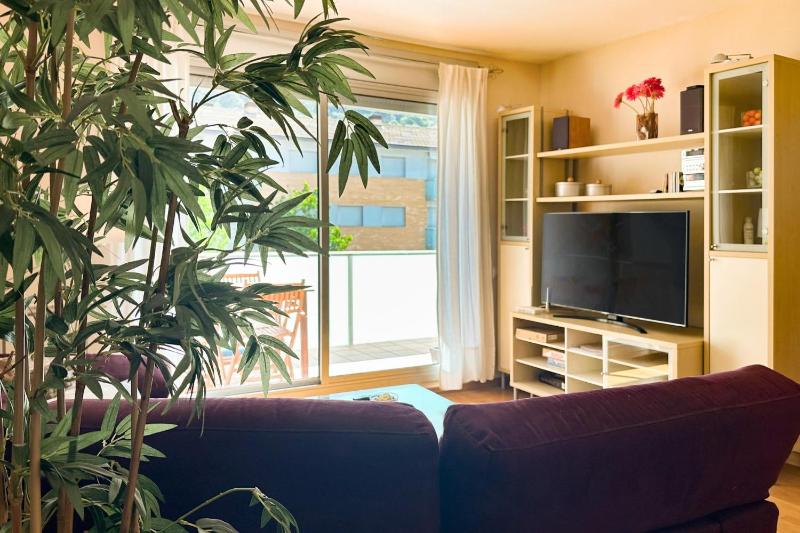 LETS HOLIDAYS Beautiful apartment with pool Tossa 2 - image 9