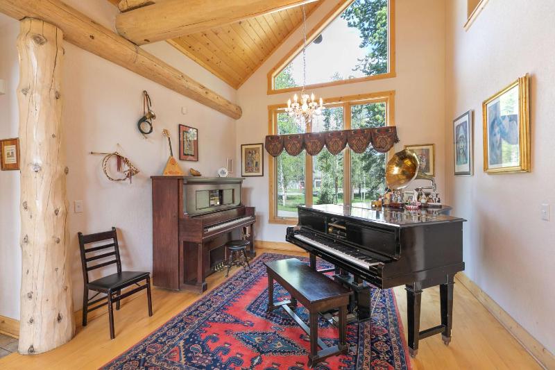 Hohenmark Haus Home: Great Year-Round Location - image 13