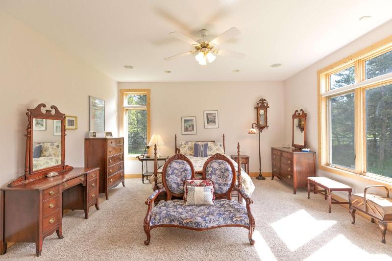 Hohenmark Haus Home: Great Year-Round Location - image 30