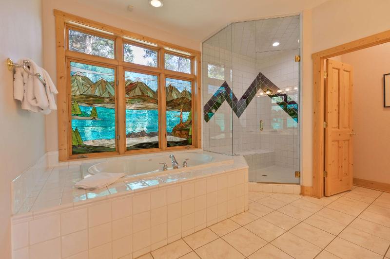 Hohenmark Haus Home: Great Year-Round Location - image 35