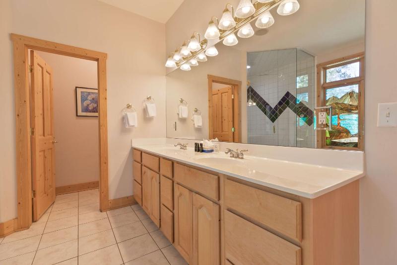 Hohenmark Haus Home: Great Year-Round Location - image 15