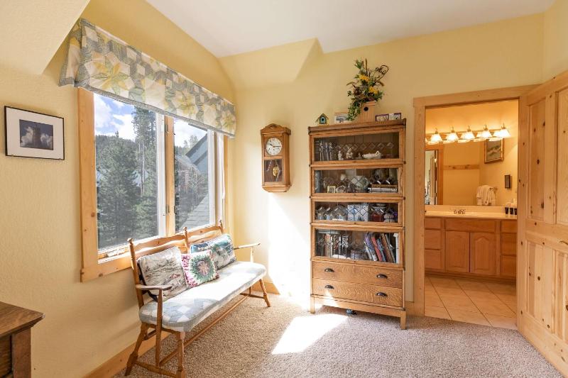 Hohenmark Haus Home: Great Year-Round Location - image 4
