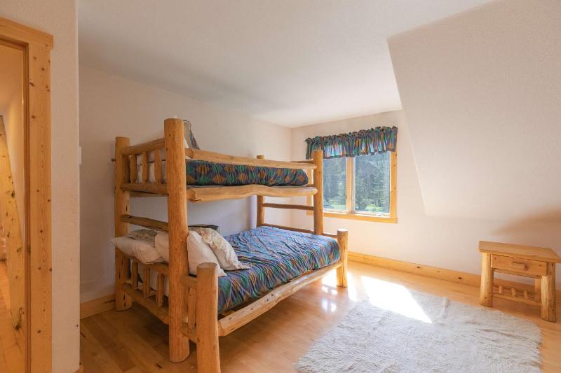 Hohenmark Haus Home: Great Year-Round Location - image 3