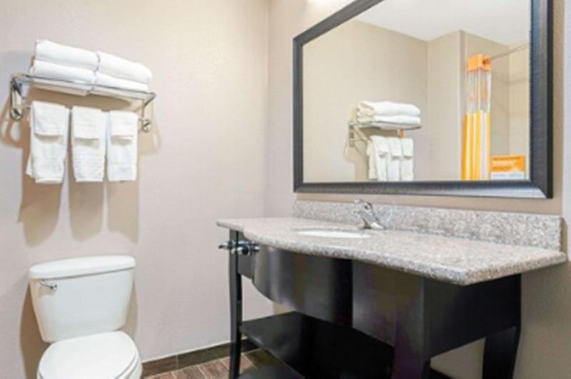 Executive King Room image 4
