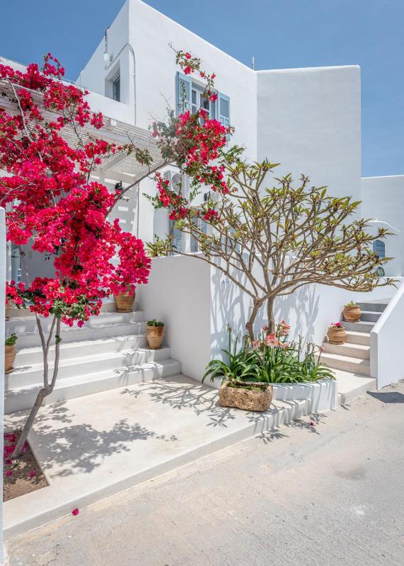 Anita Rooms & Suites Milos Images