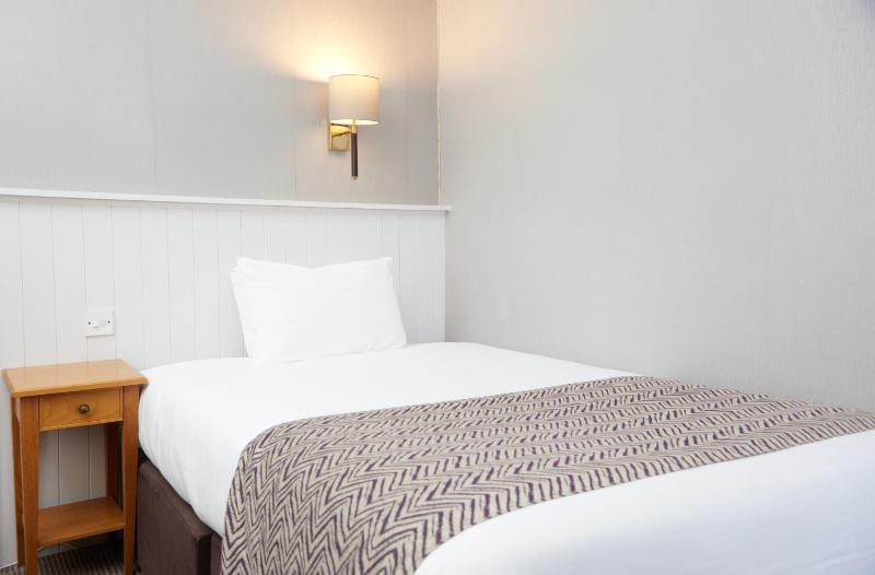 Single Room image 4