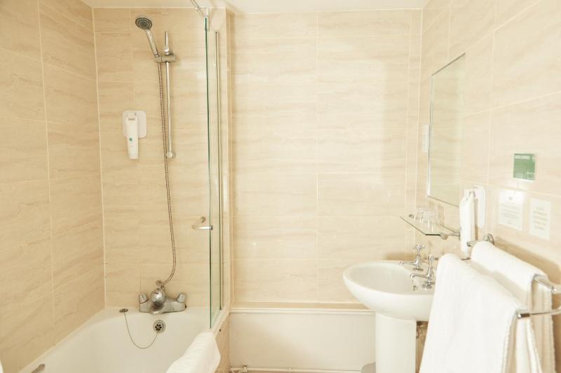 Double Room image 4