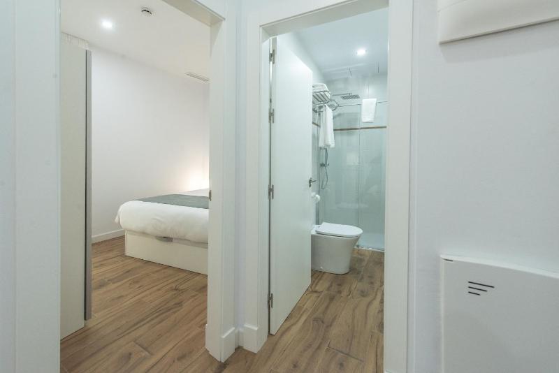 Apartamentos Santa María 15 - image 5