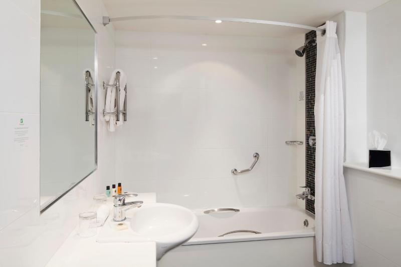 Deluxe Twin Room image 3