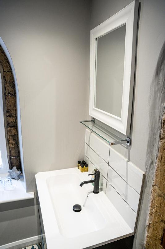 Triple Room with Shower image 4