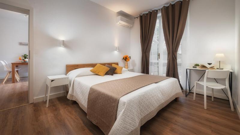 VILLA LACONELLA 8&4 Emma Villas - image 9
