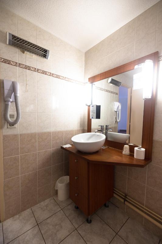 Double Room with 1 Double Bed image 4
