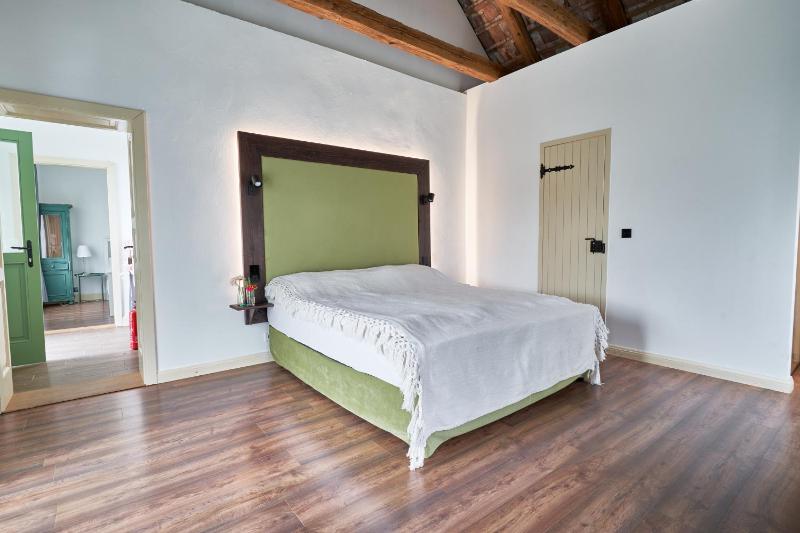Double Room with Park View image 2