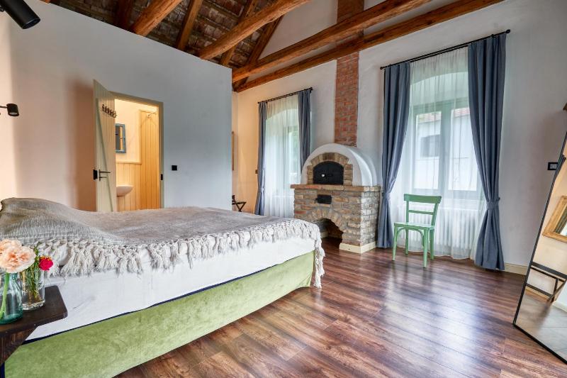 Double Room with Park View image 3