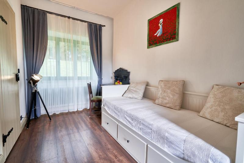 Double Room with Park View image 2