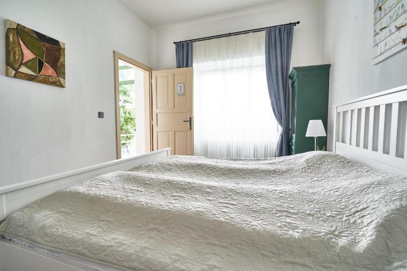 Double Room with Park View image 4