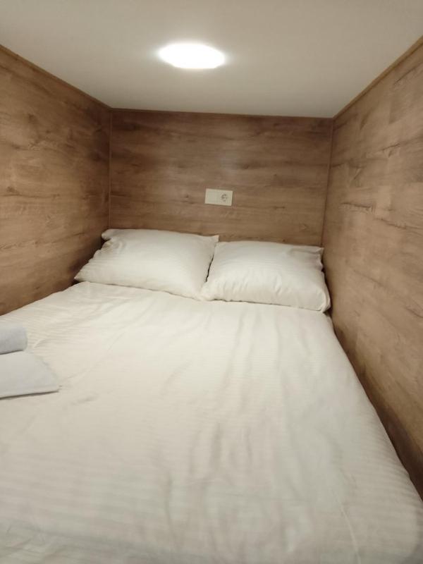 Studio - Split Level image 3