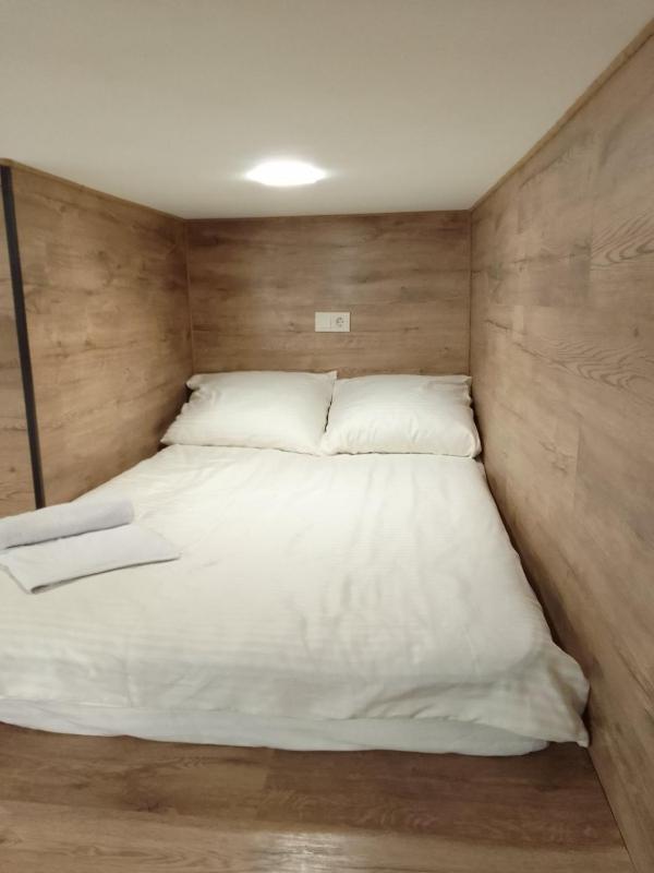 Studio - Split Level image 2