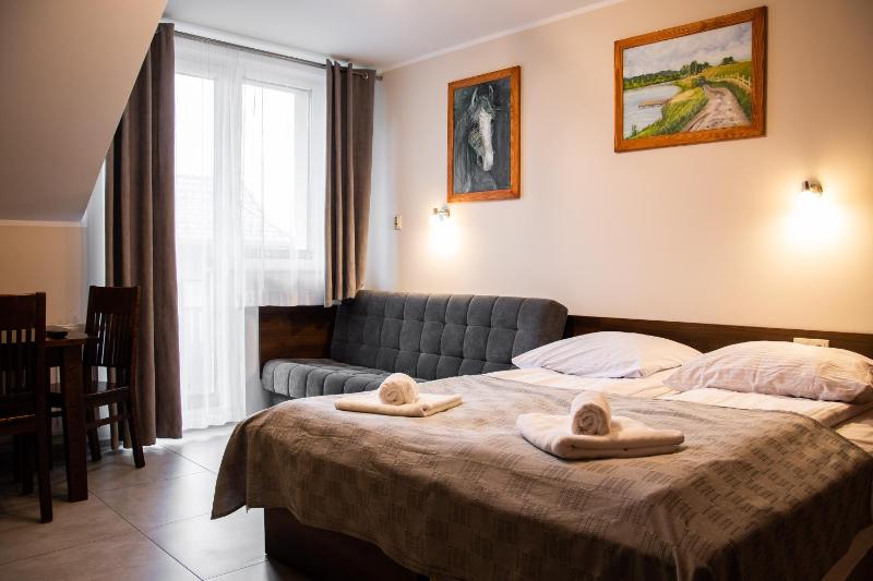 Triple Room with Bathroom image 4